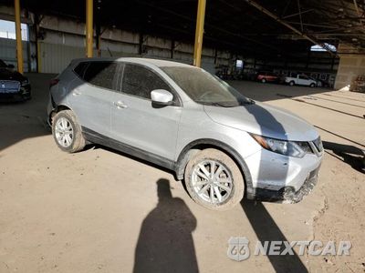 Czwarte zdjęcie samochodu z boku: 2018 NISSAN ROGUE SPORT S VIN:JN1BJ1CR6JW254089 - miniatura