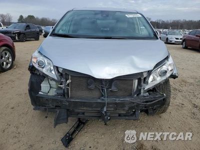 Piąte zdjęcie samochodu w środku: 2019 TOYOTA SIENNA XLE VIN:5TDYZ3DC3KS977549 - miniatura