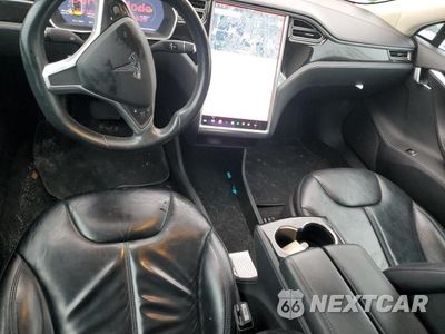 Zdjęcie 8 z 12 samochodu: 2014 TESLA MODEL S VIN:5YJSA1H12EFP62439 - miniatura