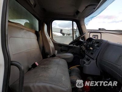 Piąte zdjęcie samochodu w środku: 2012 FREIGHTLINER M2 106 MEDIUM DUTY VIN:1FVACWDT5CDBH8649 - miniatura