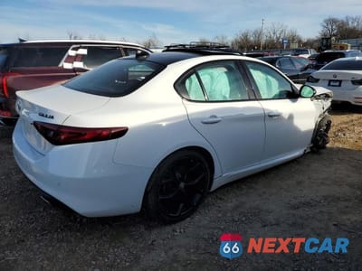 Trzecie zdjęcie samochodu z tyłu: 2021 ALFA ROMEO GIULIA TI VIN:ZARFANBN6M7644716 - miniatura