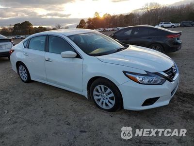 Czwarte zdjęcie samochodu z boku: 2018 NISSAN ALTIMA 2.5 VIN:1N4AL3AP3JC230257 - miniatura