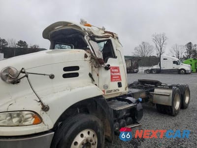 Zdjęcie 9 z 10 samochodu: 2014 MACK 600 CXU600 VIN:1M1AW09Y6EM042829 - miniatura