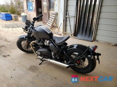 Trzecie zdjęcie samochodu z tyłu: 2023 TRIUMPH MOTORCYCLE BONNEVILLE BOBBER VIN:SMTD53HL2PTBL5660 - miniatura