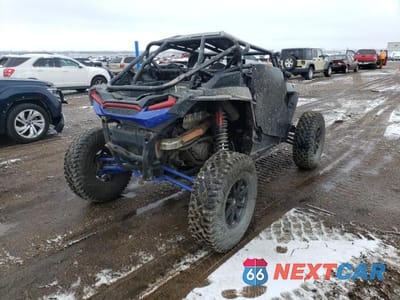 Czwarte zdjęcie samochodu z boku: 2019 POLARIS RZR XP TURBO S VIN:3NSVEL921KF778078 - miniatura