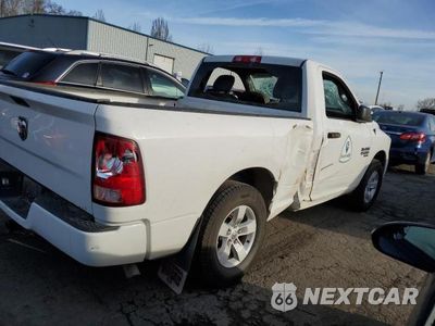 Trzecie zdjęcie samochodu z tyłu: 2019 RAM 1500 CLASSIC TRADESMAN VIN:3C6JR6AGXKG675997 - miniatura