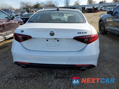Zdjęcie 6 z 12 samochodu: 2021 ALFA ROMEO GIULIA TI VIN:ZARFANBN6M7644716 - miniatura