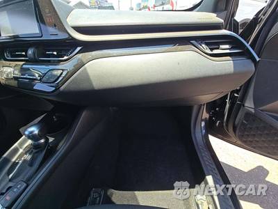 2018 Toyota C-HR XLE Premium - zdjęcie 19 z 24 - miniatura