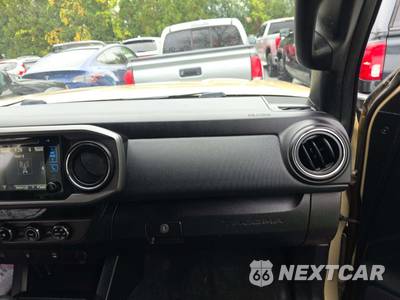 2017 Toyota Tacoma TRD Off-Road Crew Cab Medium Bed - zdjęcie 19 z 24 - miniatura