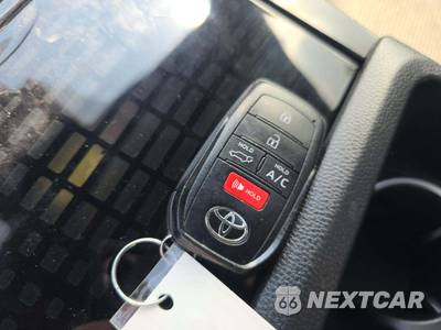 2024 Toyota bZ4X XLE - zdjęcie 8 z 25 - miniatura