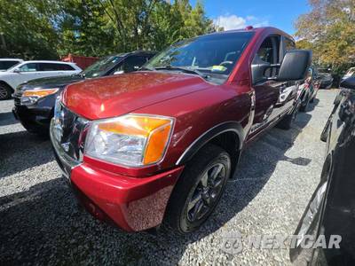2015 Nissan TITAN SV Crew Cab Short Bed
