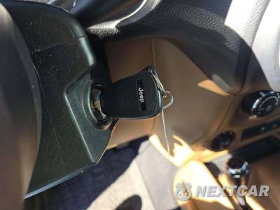 2015 Jeep Wrangler Unlimited Sahara - zdjęcie 8 z 27 - miniatura
