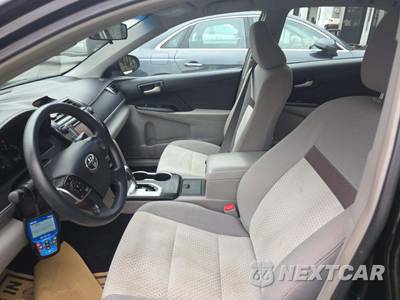 2013 Toyota Camry LE - zdjęcie 6 z 27 - miniatura