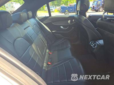 2019 Mercedes-Benz C 300 4MATIC Sedan - zdjęcie 16 z 27 - miniatura