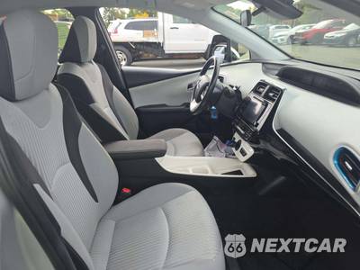 2017 Toyota Prius Three - zdjęcie 18 z 27 - miniatura