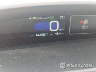 2017 Toyota Prius Three - zdjęcie 9 z 27 - miniatura