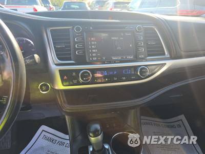 2018 Toyota Highlander XLE - zdjęcie 10 z 29 - miniatura