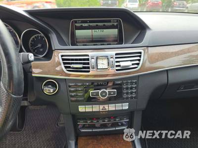 2014 Mercedes-Benz E 350 4MATIC Sedan - zdjęcie 10 z 29 - miniatura