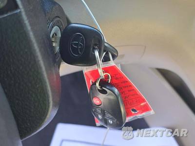 2013 Toyota Highlander SE - zdjęcie 8 z 28 - miniatura