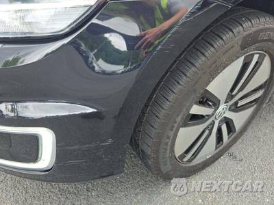 2017 Volkswagen e-Golf Limited Edition Hatchback - zdjęcie 21 z 24 - miniatura