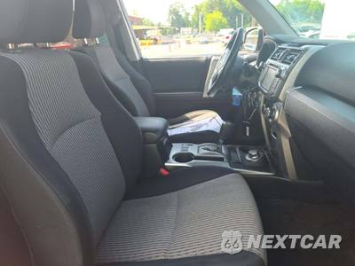 2014 Toyota 4Runner SR5 - zdjęcie 19 z 28 - miniatura