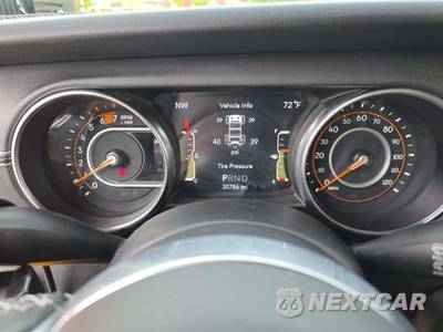 2021 Jeep Wrangler Unlimited Sahara - zdjęcie 9 z 24 - miniatura