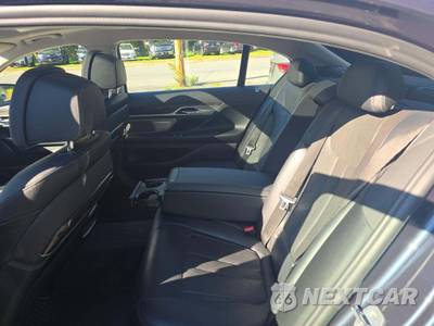 2020 BMW 7 Series Sedan 740i xDrive - zdjęcie 13 z 23 - miniatura