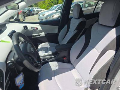 2019 Toyota Prius LE - zdjęcie 6 z 23 - miniatura