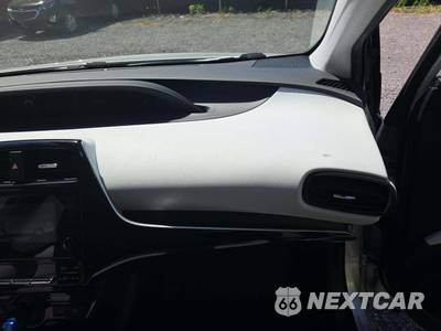 2019 Toyota Prius LE - zdjęcie 19 z 23 - miniatura