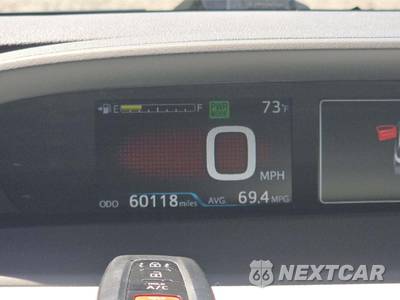 2019 Toyota Prius LE - zdjęcie 9 z 23 - miniatura