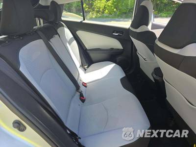 2019 Toyota Prius LE - zdjęcie 16 z 23 - miniatura