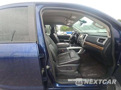 2018 Nissan TITAN SL Crew Cab Short Bed - zdjęcie 15 z 23 - miniatura