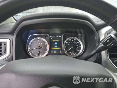 2018 Nissan TITAN SL Crew Cab Short Bed - zdjęcie 6 z 23 - miniatura