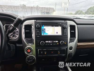 2018 Nissan TITAN SL Crew Cab Short Bed - zdjęcie 7 z 23 - miniatura