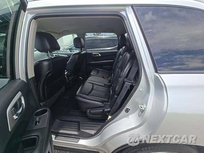 2018 Nissan Pathfinder SL - zdjęcie 13 z 23 - miniatura