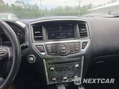 2018 Nissan Pathfinder SL - zdjęcie 10 z 23 - miniatura