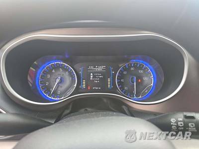 2017 Chrysler Pacifica Touring 121.6" WB - zdjęcie 6 z 25 - miniatura