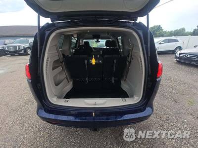 2017 Chrysler Pacifica Touring 121.6" WB - zdjęcie 12 z 25 - miniatura