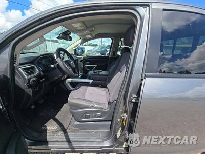 2021 Nissan TITAN SV Crew Cab Short Bed - zdjęcie 3 z 23 - miniatura