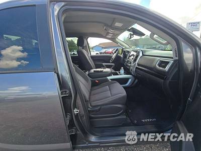 2021 Nissan TITAN SV Crew Cab Short Bed - zdjęcie 15 z 23 - miniatura