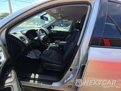 2019 Nissan Pathfinder SV - zdjęcie 6 z 25 - miniatura