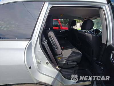 2019 Nissan Pathfinder SV - zdjęcie 17 z 25 - miniatura