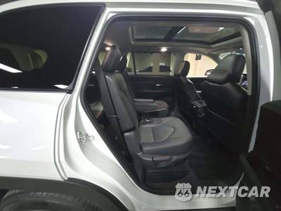 2024 Toyota Grand Highlander XLE - zdjęcie 17 z 23 - miniatura