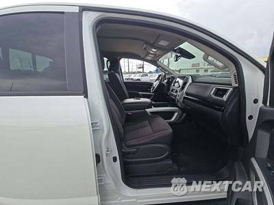 2021 Nissan TITAN SV Crew Cab Short Bed - zdjęcie 15 z 20 - miniatura