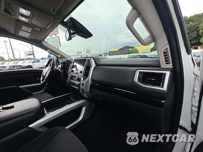 2021 Nissan TITAN SV Crew Cab Short Bed - zdjęcie 16 z 20 - miniatura