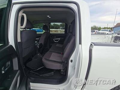 2021 Nissan TITAN SV Crew Cab Short Bed - zdjęcie 10 z 20 - miniatura