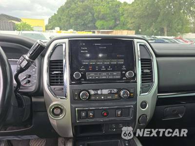 2021 Nissan TITAN SV Crew Cab Short Bed - zdjęcie 7 z 20 - miniatura