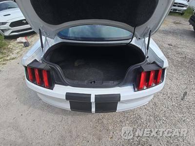 2015 Ford Mustang V6 Coupe - zdjęcie 11 z 17 - miniatura