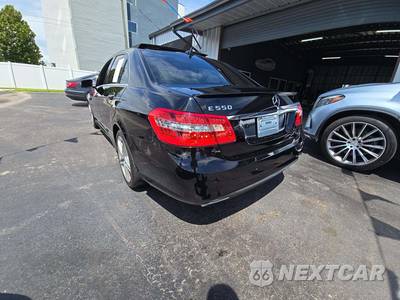 2011 Mercedes-Benz E 550 Sedan - zdjęcie 2 z 24 - miniatura