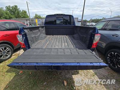 2019 Nissan TITAN SV Crew Cab Short Bed - zdjęcie 14 z 28 - miniatura